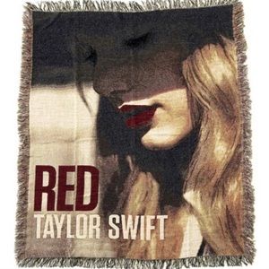 Taylor Swift ❤️ Red Album ❤️Tapestry Woven Blanket New in package